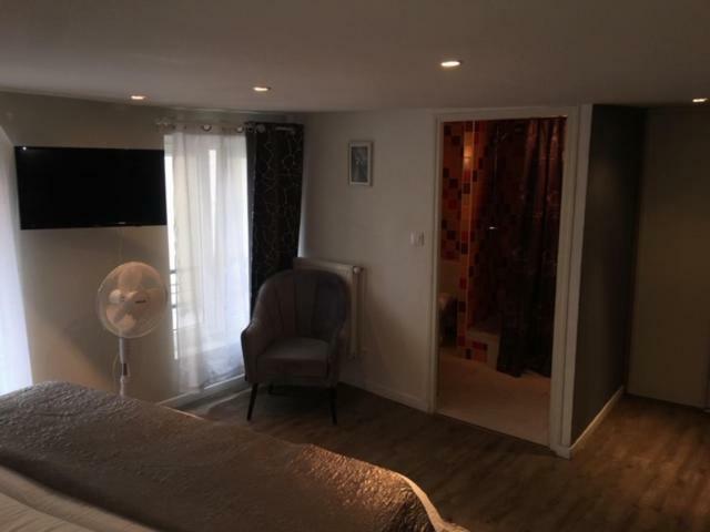 Hotel Hovi De La Mairie Aubervilliers Dış mekan fotoğraf